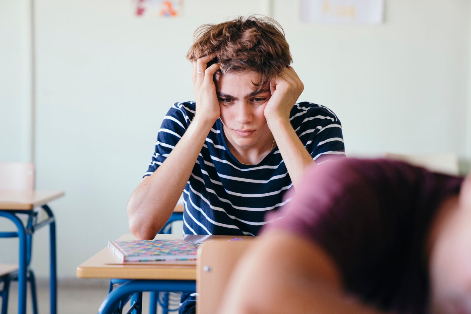 Transição para a Vida Adulta: Como lidar com a ansiedade do seu filho na reta final do Ensino Médio?